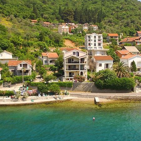 Apartments Maxhit تيفات المظهر الخارجي الصورة