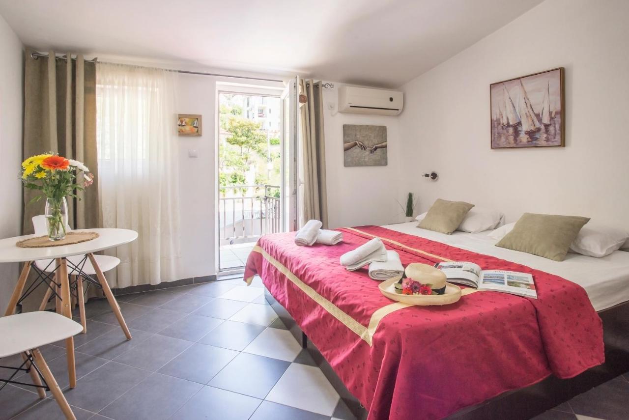 Apartments Maxhit تيفات المظهر الخارجي الصورة