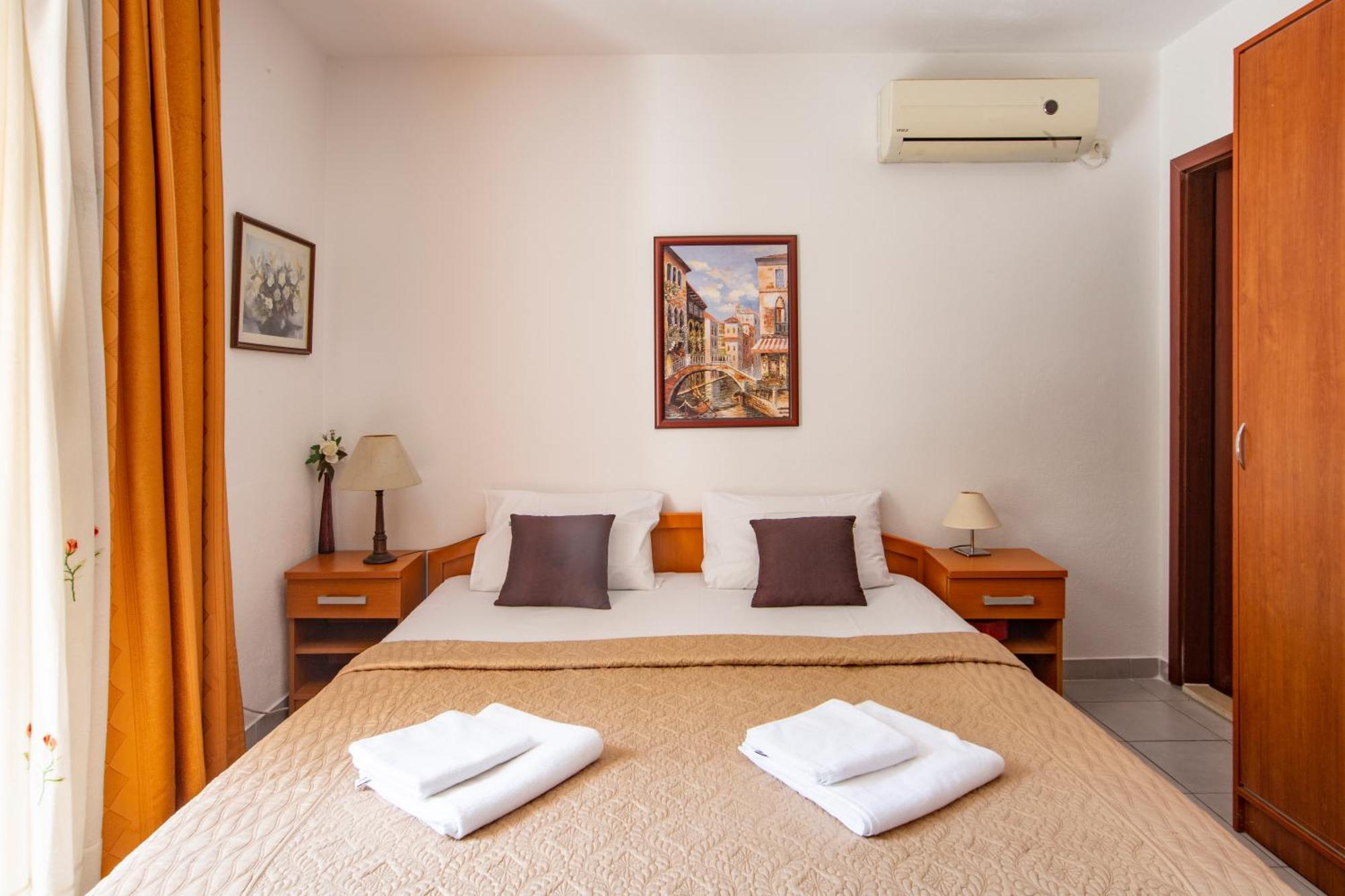 Apartments Maxhit تيفات المظهر الخارجي الصورة
